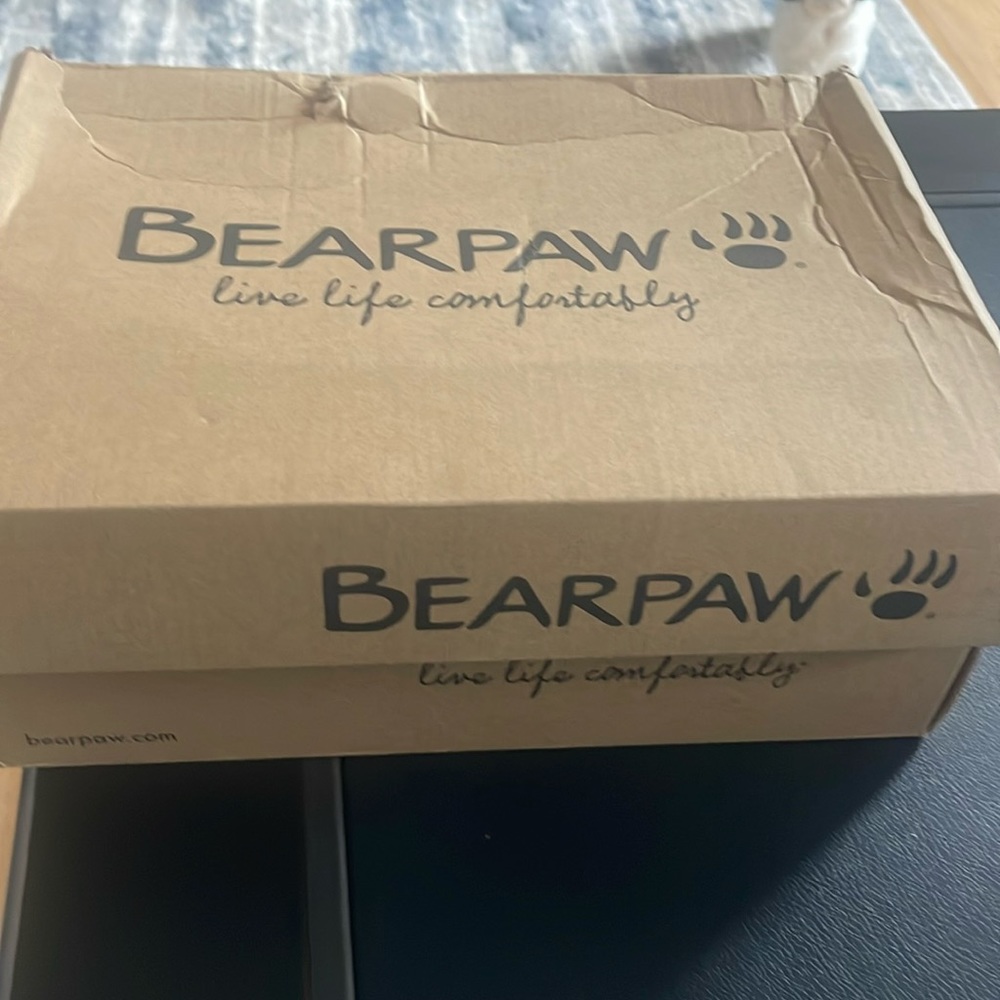 Bear paw boots. Black 8.5 wide